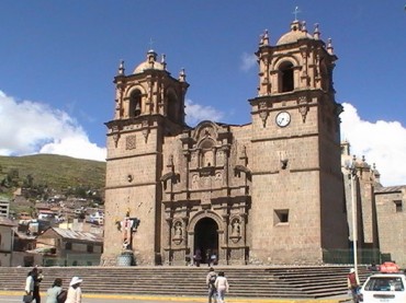 !El colmo¡. Roban en catedral de Puno ubicada frente a comisaría de la PNP