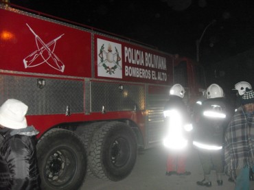 Bomberos bolivianos acudieron a Desaguadero para sofocar incendio