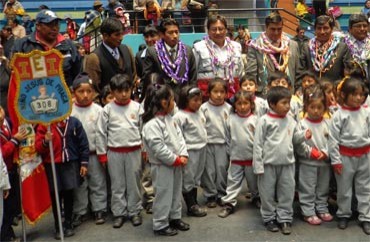 FONCODES entregó uniformes para 173 mil 972 escolares de región Puno