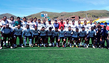Comando técnico y plantilla de jugadores 2013 del Club Deportivo Alfonso Ugarte de Puno