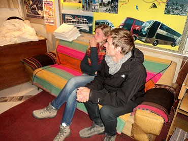 Roban laptop de turistas en interior de hospedaje de PunoLisa Bielcer y Tobias Niehaus se hospedaron en Maison del Lago