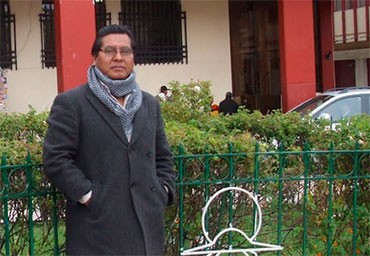 Leoncio Luque Ccota, ganador del Premio Copé Oro 2013 de la XVI Bienal de Poesía