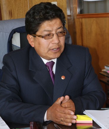 Luder Dueñas Ramos, director Regional de Transportes y Comunicaciones de Puno