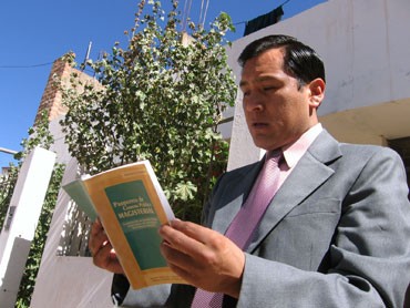 Flavio Cruz Mamani, decano del Colegio de Profesores Consejo Regional de Puno