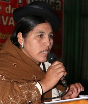 Claudia Coari,  congresista de la República