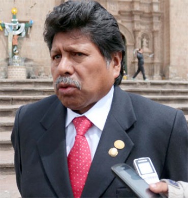 Edgardo Pineda Quispe, rector de la UNA Puno