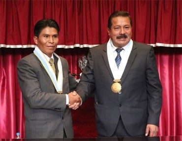 Alcalde Javier Humpiri avala intromisión de Luis Butrón en la Municipalidad de Puno para uso de bienes y recursos públicos para la campaña del FADEP. 