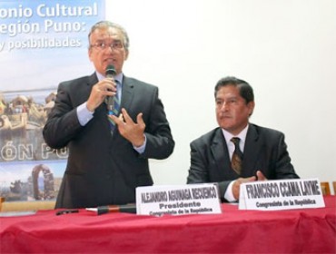 Alejandro Aguinaga Recuenco, congresista de la republica