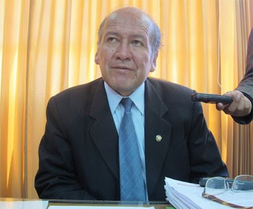 Julio Huamán Meza, rector de la UANCV