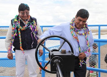 Presidente regional de Puno junto a director de PRORRIDRE