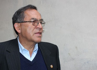 Alberto Quintanilla evalúa su candidatura al Congreso