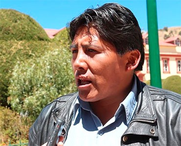 Arnaldo Flores Laureano, dirigentes del Frente de Defensa Territorial de Acora
