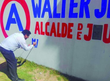 Candidatos realizan pintas sin autorización en Salcedo