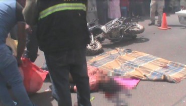 Mujer pierde la vida tras ser atropellado por una miniban interprovincial