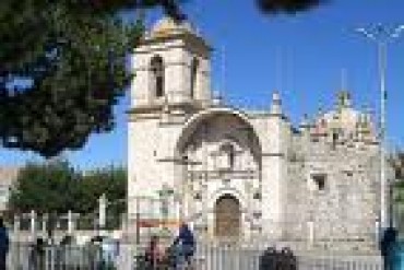 Templo matriz de Santa Catalina - Plaza de Armas - JULIACA