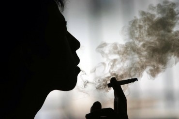 Jefe del Estado promulgó decreto que suprime áreas para fumadores e incrementa sanciones a infractores