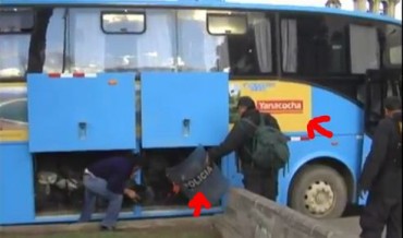 Video: Buses de Yanacocha trasladan efectivos de la PNP en Cajamarca