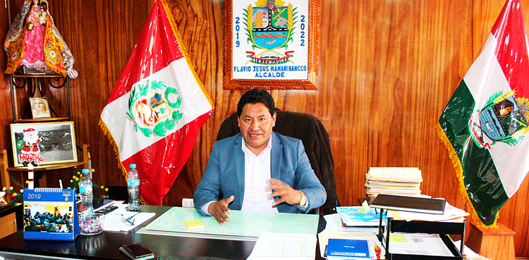 Flavio Mamani Hancco, alcalde de la Municipalidad Provincial de Azángaro.