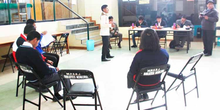 Estudiantes participan del concurso nacional de argumentación “Conciencia Política".