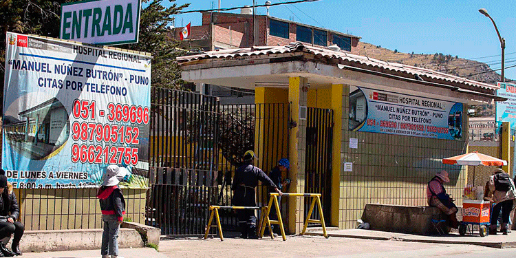 Joven viene siendo internado en Hospital-Manuel Nuñez Butron de Puno.