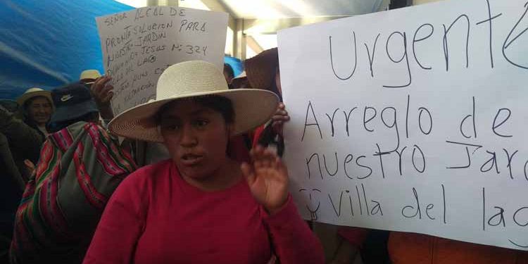 Madres exigen pronto arreglo de la infraestructura  Institución Educativa "Divino Niño Jesús de Villa del Lago”.