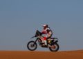 El motociclista del Hero Motosport Paulo Goncalves durante la etapa 7 del rally Dakar en Riad, Arabia Saudita.