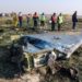 Equipos de rescate el 8 de enero de 2020 en el lugar donde se estrelló un avión ucraniano minutos después de despegar desde Teherán (AFP).