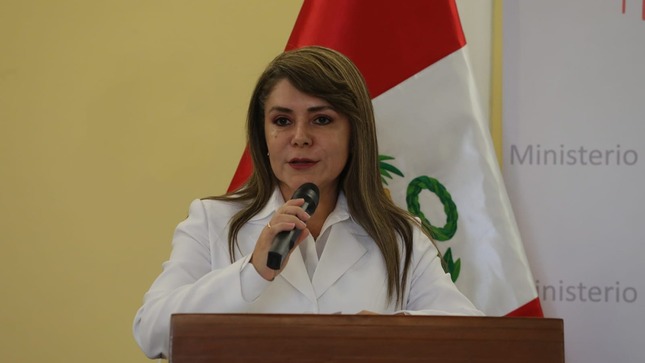 La ministra de Salud, Elizabeth Hinostroza.
(Fotos: Minsa).