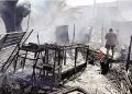 Incendio arrasa con 4 viviendas en Corire y decenas de pollos y conejos mueren calcinado