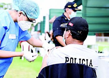 Policía justifica vacunación contra la Covid a cadetes que fue cuestionada por la PCM