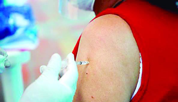 En Arequipa vacunaron contra la Covid a 23 personas que no trabajan en sector Salud