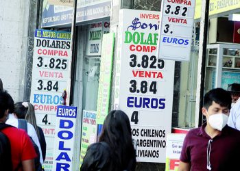 Advierten que dólar seguiría subiendo ante incertidumbre por las elecciones 2021