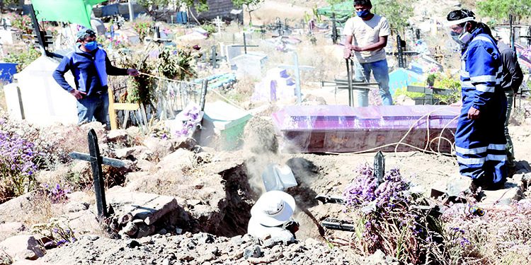 Cementerios distritales en Arequipa con poca capacidad para más entierros en pandemia 3