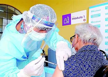 Desde hoy completan vacunas a mayores de 70 años en cuatro distritos de Arequipa