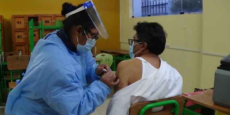 Mayores de 50 y 60 años todavía no serán vacunados contra la Covid en la región Puno