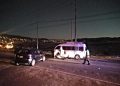 Hombre ebrio choca auto contra una combi, se quedó dormido tras el accidente