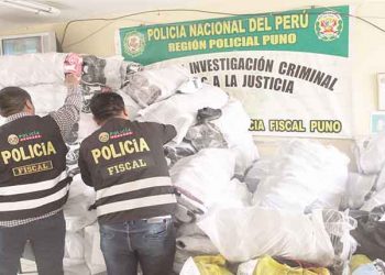 En carretera Puno-Laraqueri, incautan ropa 'cachina' valorizada en más de 10 mil soles