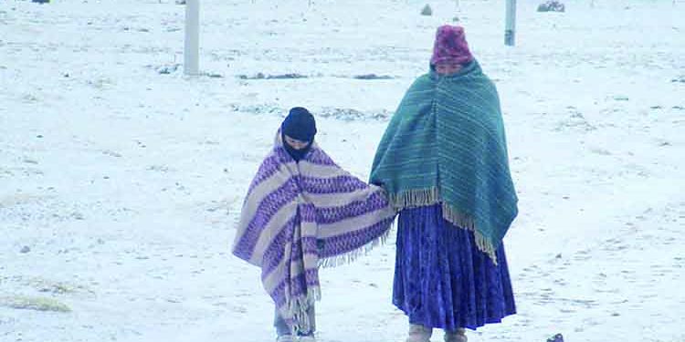 Retrasos en la entrega de ropa de abrigo y frazadas afectan a 51 distritos de Arequipa