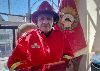 Renato Erick Solorzano Tapia uno de los bomberos más antiguos del altiplano