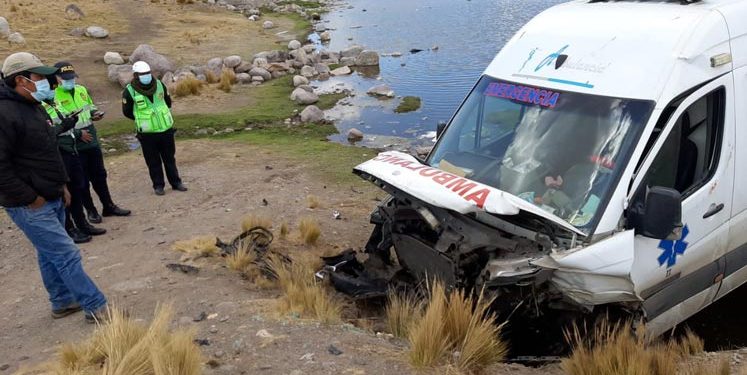 Ambulancia de Madre de Dios sufrió despiste en el ingreso a la ciudad de Macusani
