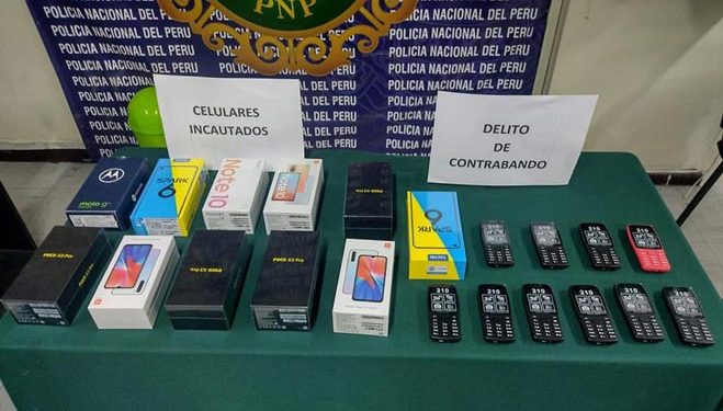 Detienen a mujer que vendía celulares de contrabando en el cercado de Arequipa