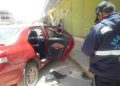 Juliaca: Ladrones asaltan vehículo con arma de fuego en plaza 24 de octubre