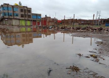 Juliaca: Calles se inundan por precipitaciones, pobladores piden limpieza de canales