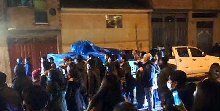 Azángaro: Asistentes de fiesta clandestina atacaron e hirieron a 2 policías