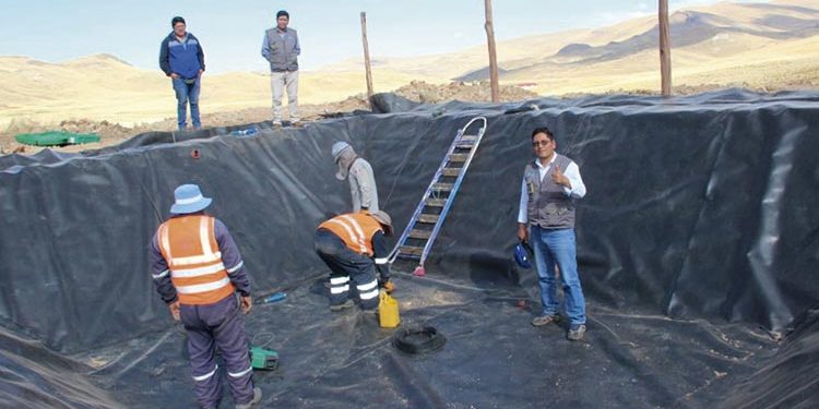 Hacen instalación de 60 micro reservorios en el distrito de Pichacani - Laraqueri