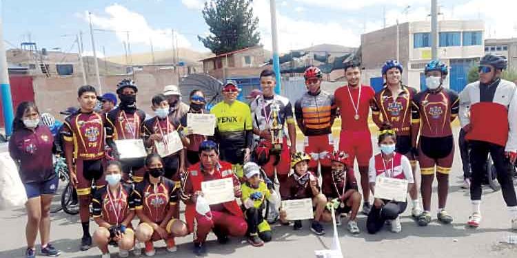 La Liga de Ciclismo de Hunter obtiene 15 medallas en la I Gran Clásica en Juliaca