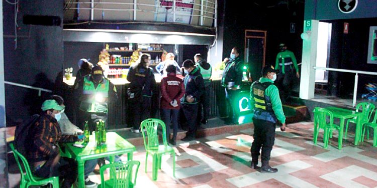 Discotecas en Majes atienden sin permisos e incumplen protocolos covid-19