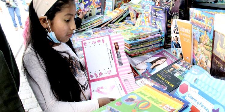 Festival del Libro en Arequipa continua y ofrece precios cómodos para todos