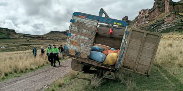 Policías recupera camión robado con plan cerco en la provincia de Melgar